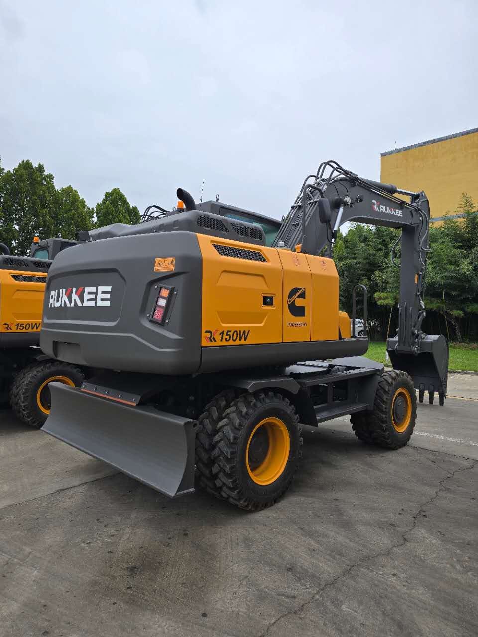 RUKKEE compact excavator