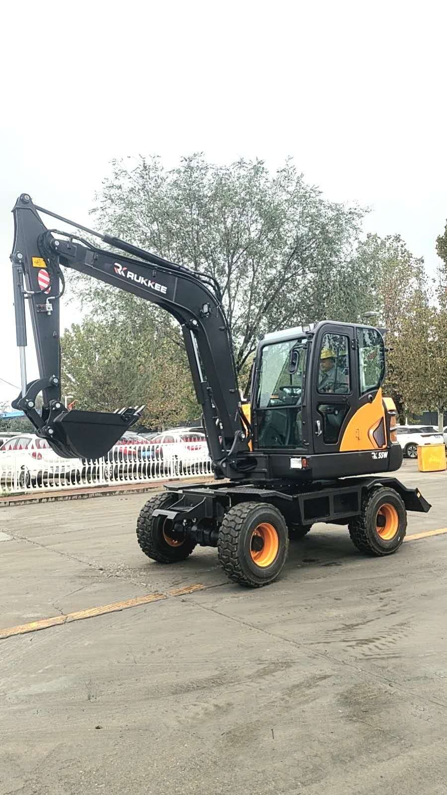 RUKKEE construction machinery in field use