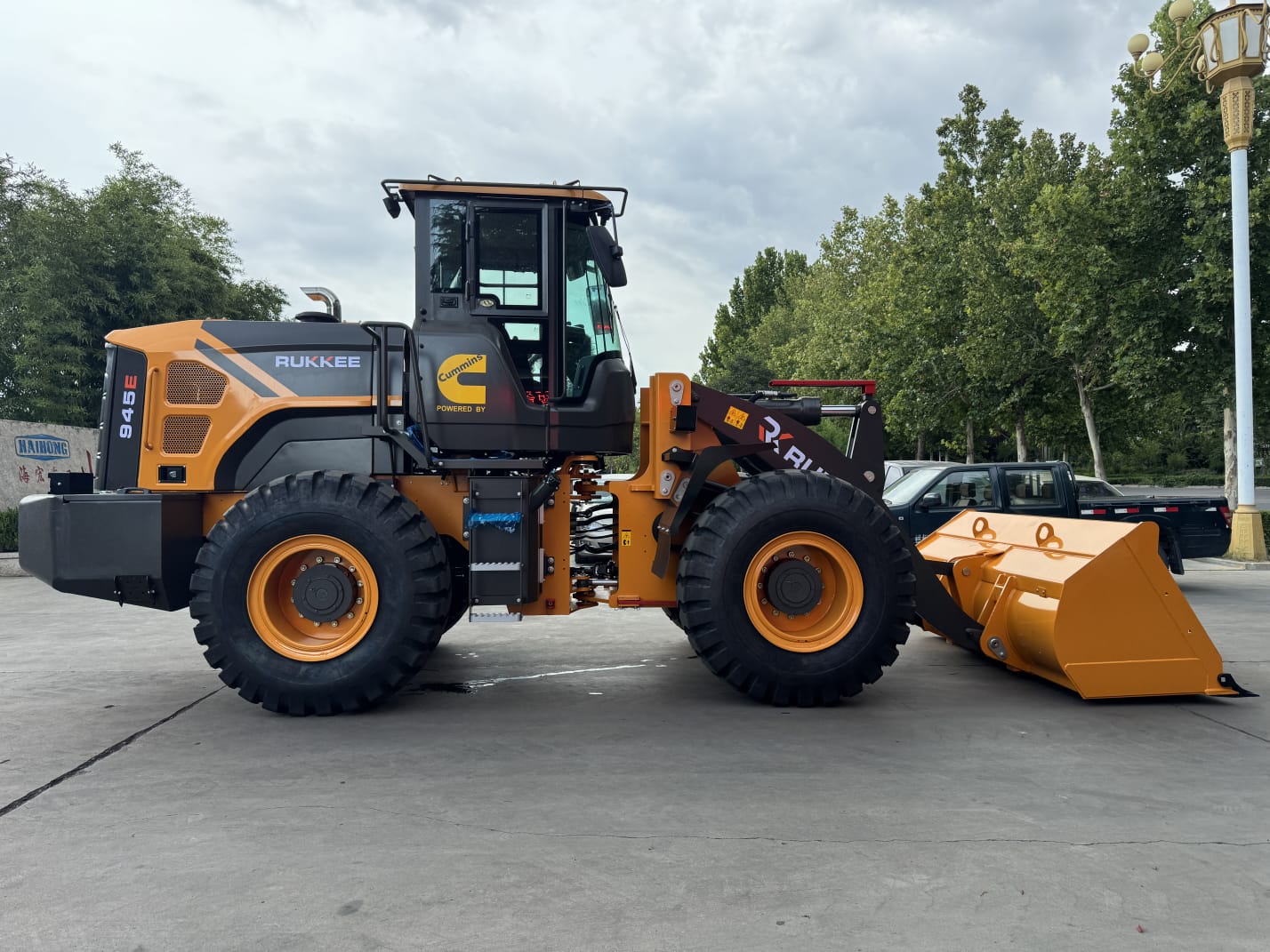 RUKKEE wheel loader lineup
